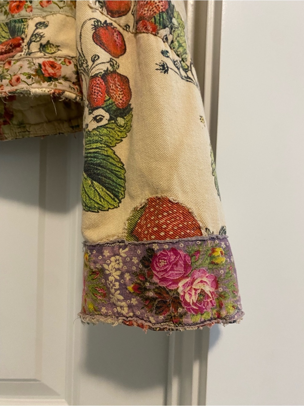 Magnolia Pearl JACKET 657-BLMBR-OS
Printed Cropped Kelley Coat - Picture 8 of 11